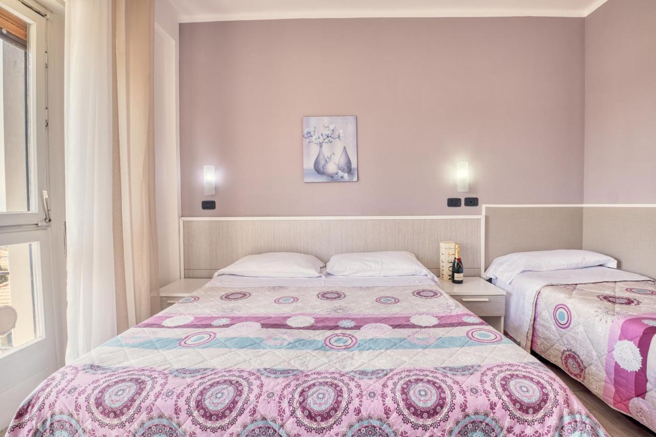 Astoria Hotel 3*
