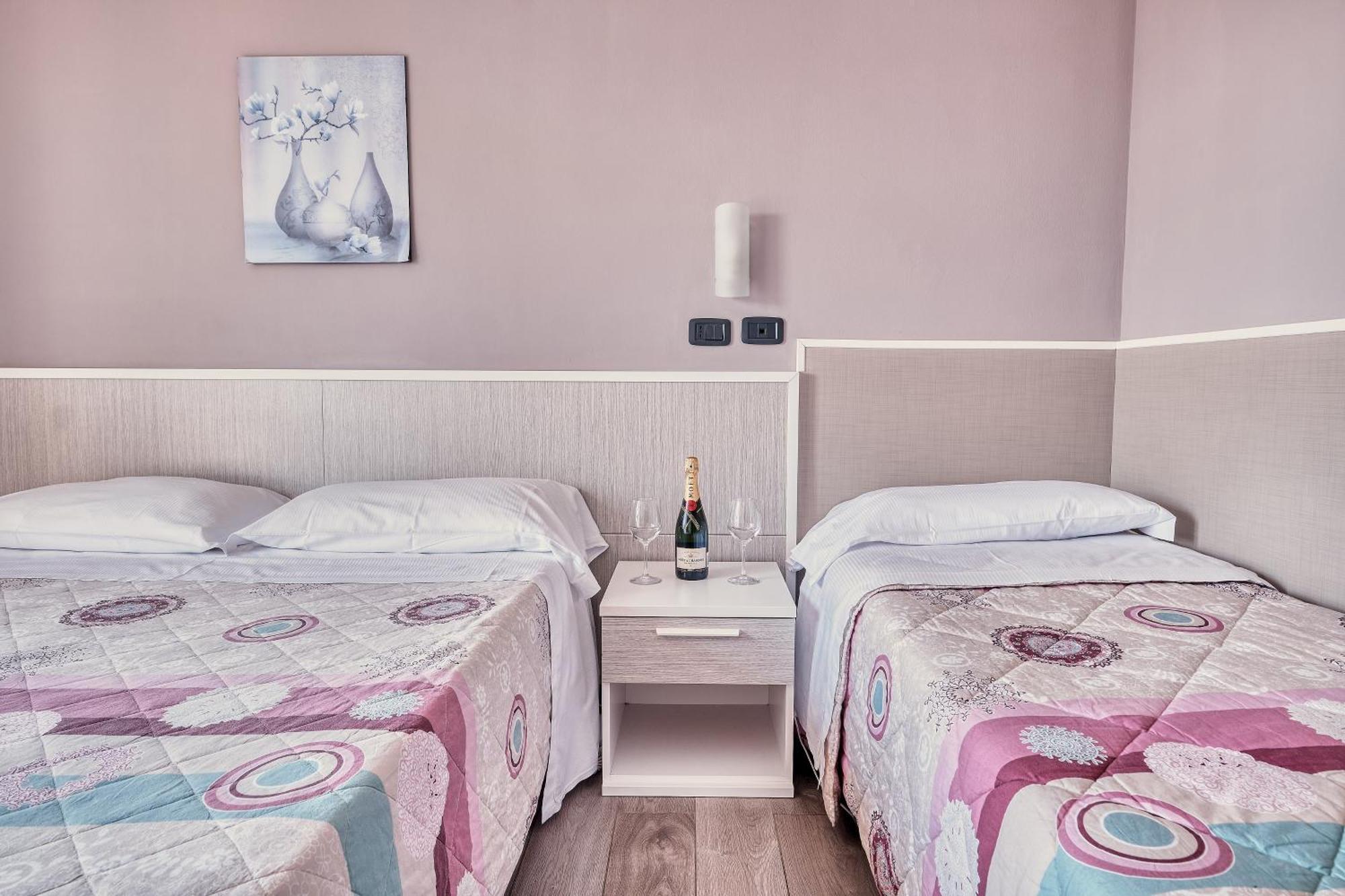 Astoria Hotel 3*
